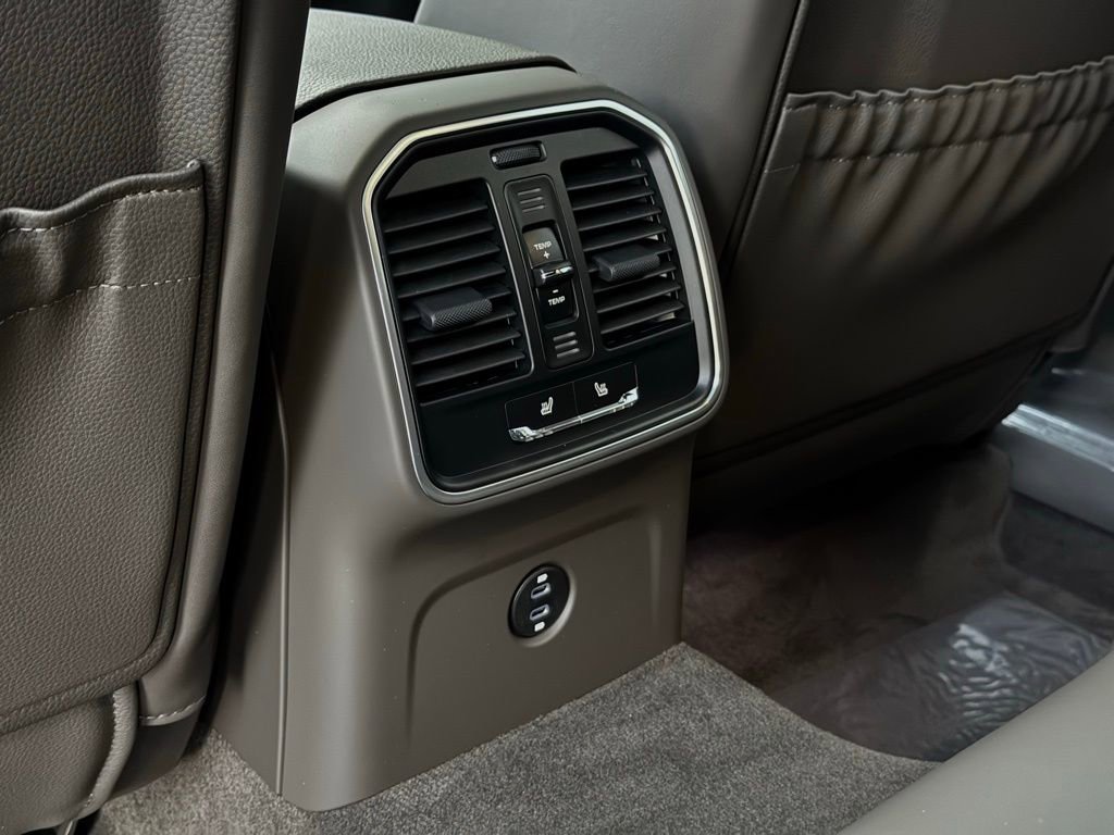 New 2026 Porsche Macan image 49