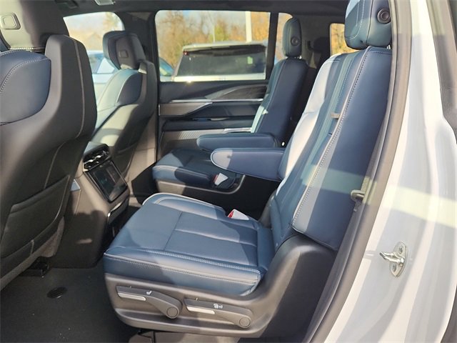 New 2025 Cadillac Escalade IQ Sport 2 w/ LPO, ONYX Package image 6