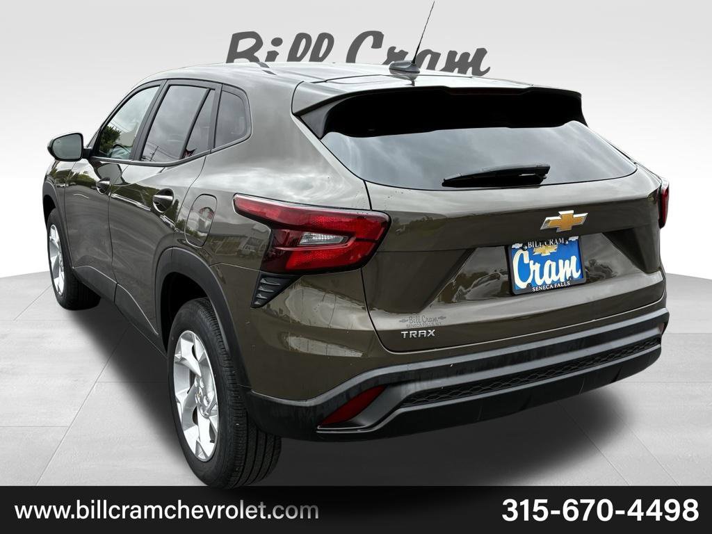 Used 2024 Chevrolet Trax LS w/ LS Convenience Package FWD image 32