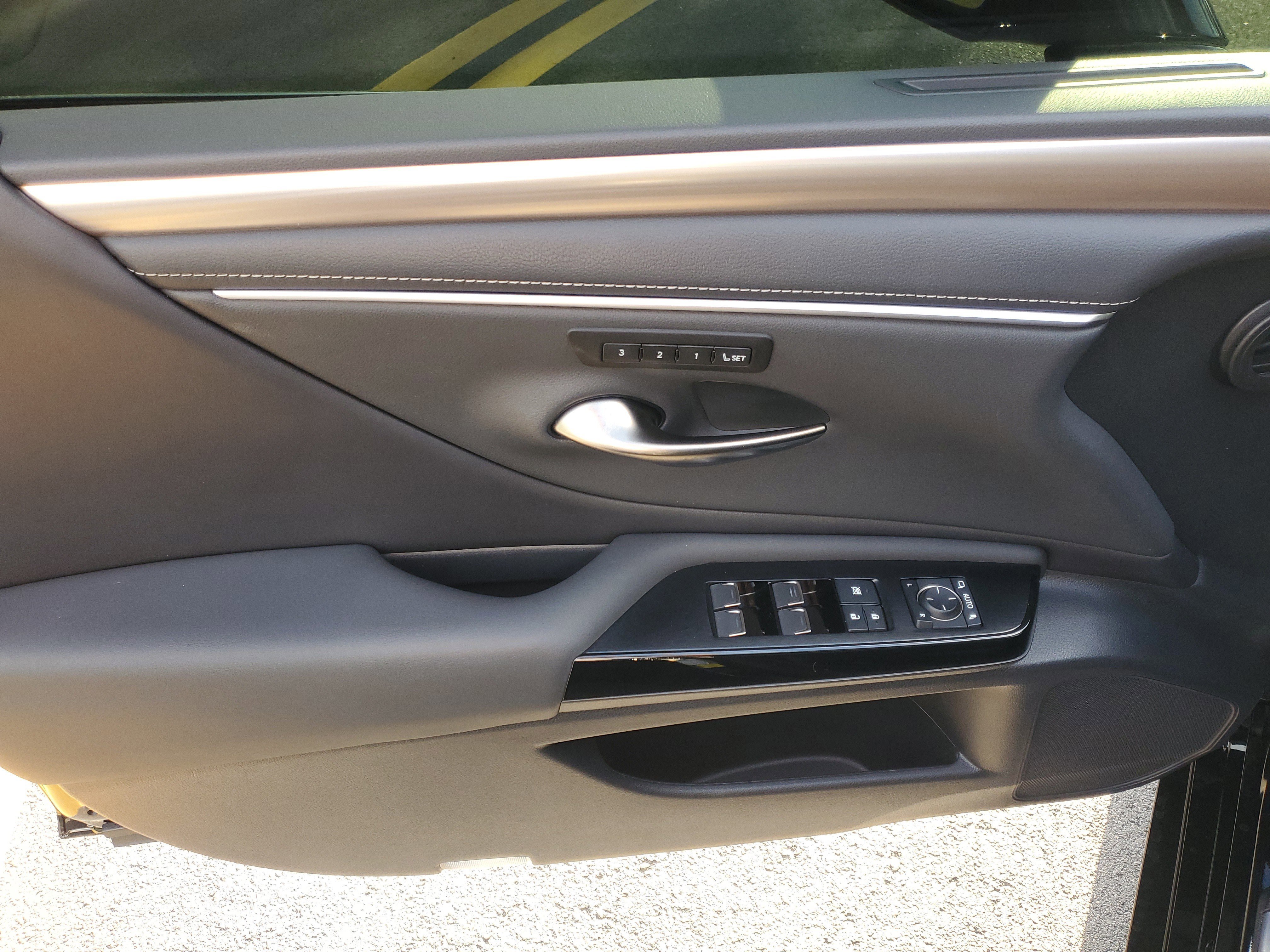 Certified 2023 Lexus ES 350 F Sport image 19