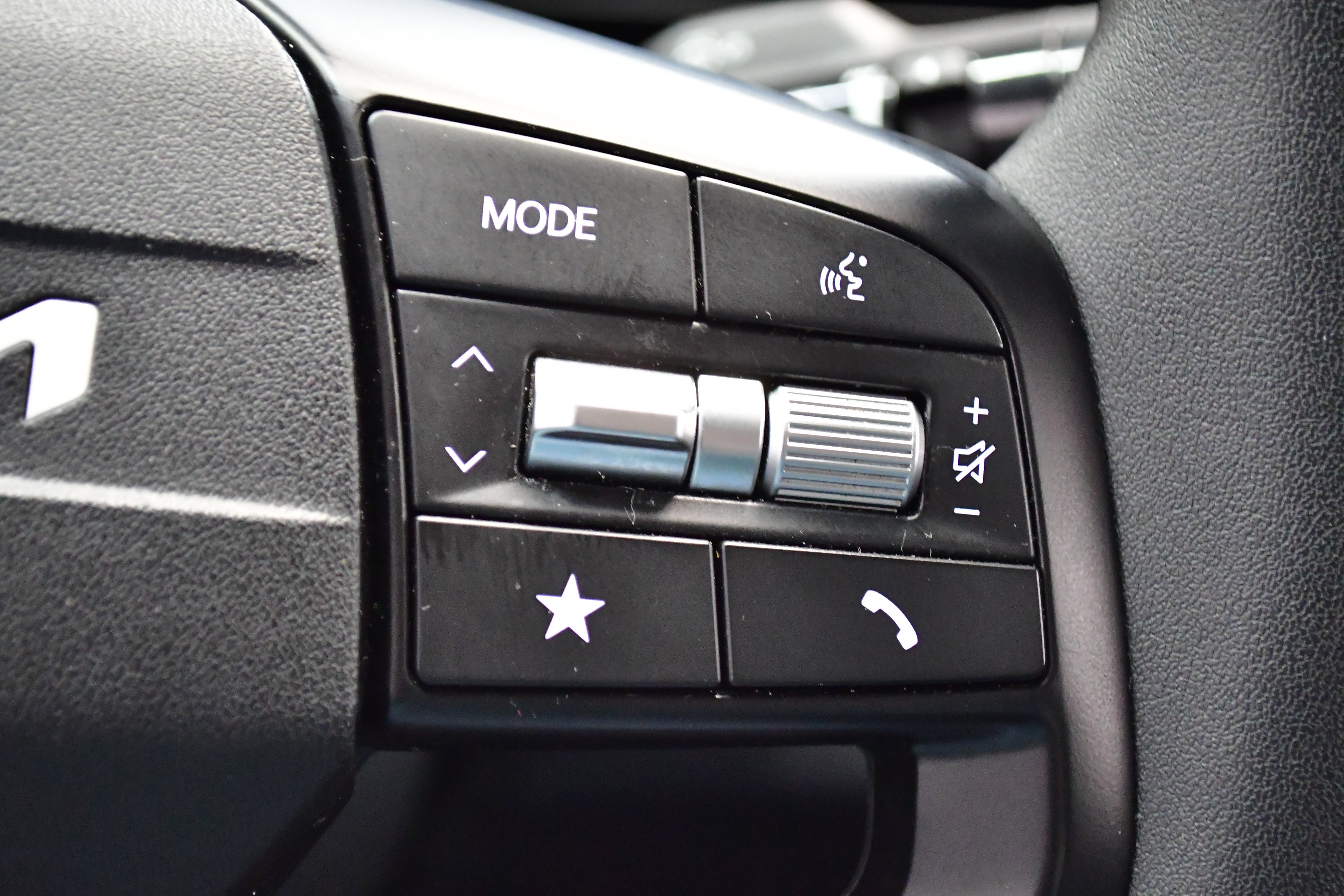 Used 2025 Kia K4 image 22
