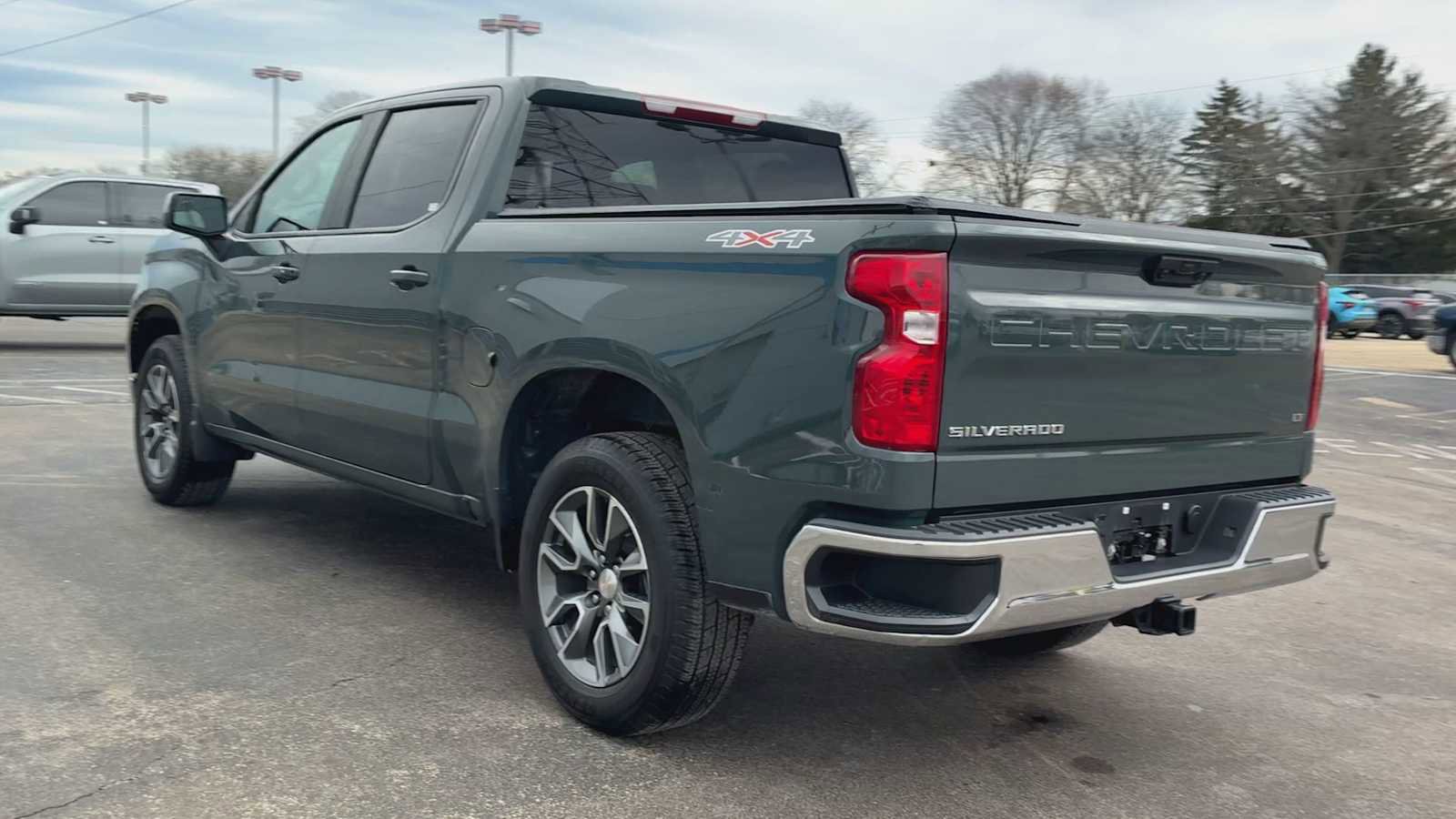 Used 2025 Chevrolet Silverado 1500 LT image 4