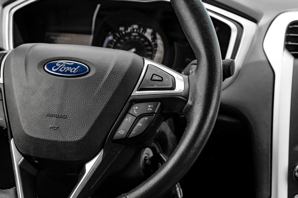 Used 2016 Ford Fusion SE FWD image 23