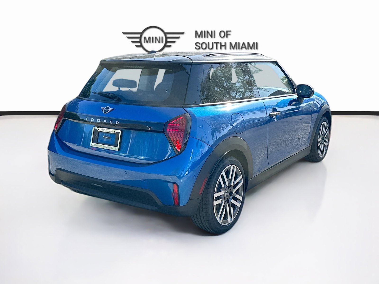 New 2025 MINI Cooper 2-Door Hardtop image 7