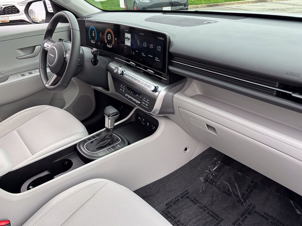 Used 2025 Hyundai Kona SEL image 31