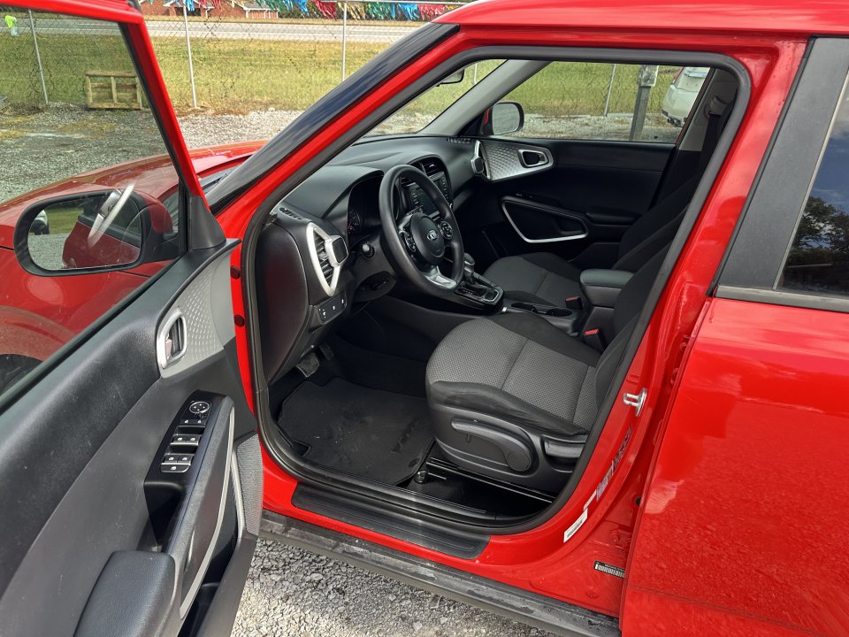 Used 2020 Kia Soul LX FWD image 14