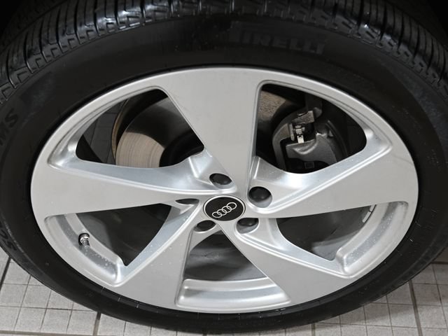 Used 2025 Audi Q5 Premium Plus w/ Premium Plus AWD/4WD image 18