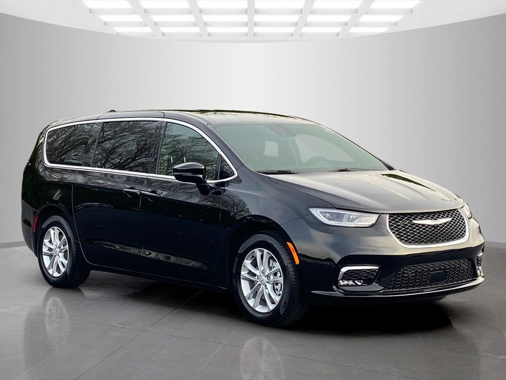 New 2026 Chrysler Pacifica Select image 5