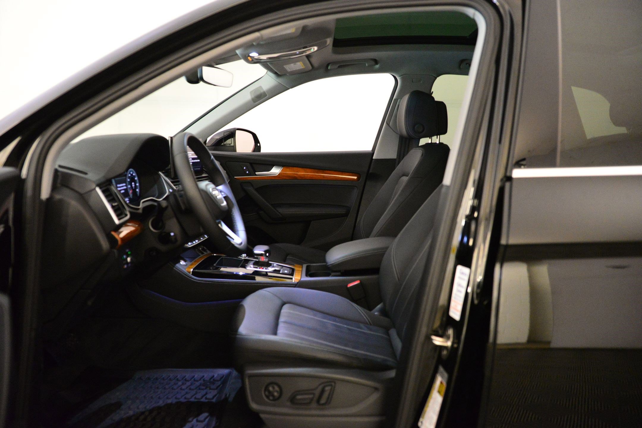 Certified 2023 Audi Q5 2.0T Premium Plus w/ Premium Plus Package image 30