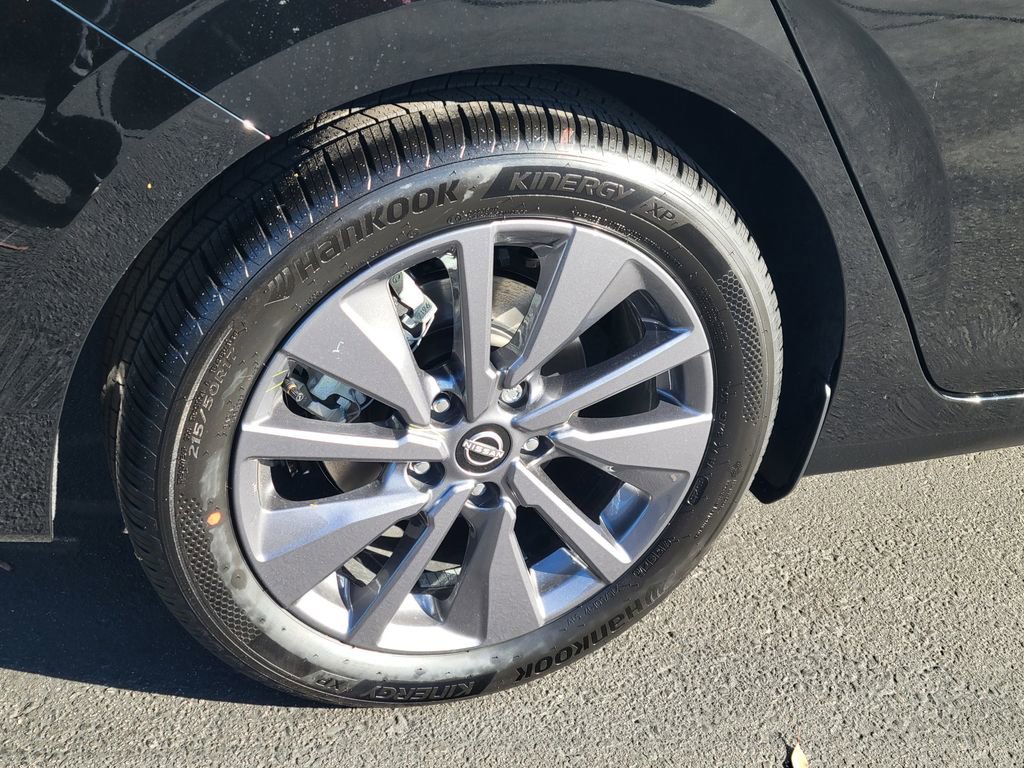 New 2026 Nissan Sentra SL w/ Floor Mat Package FWD image 3