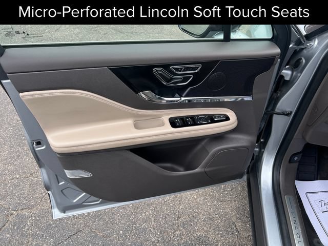 Certified 2023 Lincoln Corsair AWD w/ Equipment Group 101A image 13