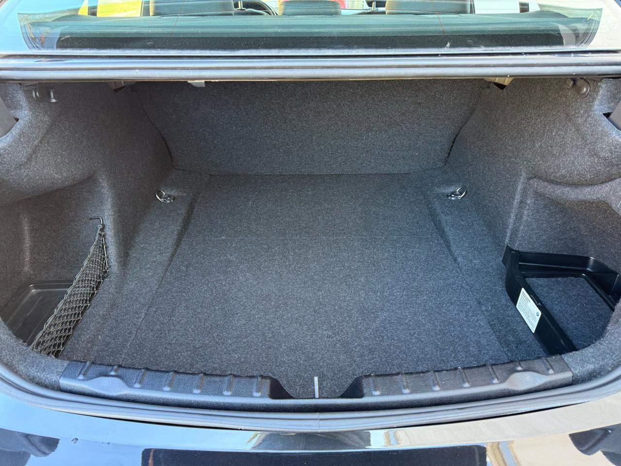 Used 2018 BMW 320i xDrive Sedan w/ Convenience Package image 31