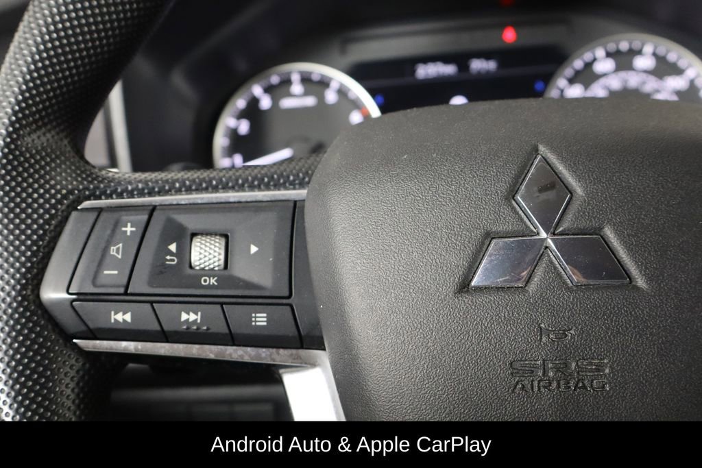 Used 2024 Mitsubishi Outlander ES image 8