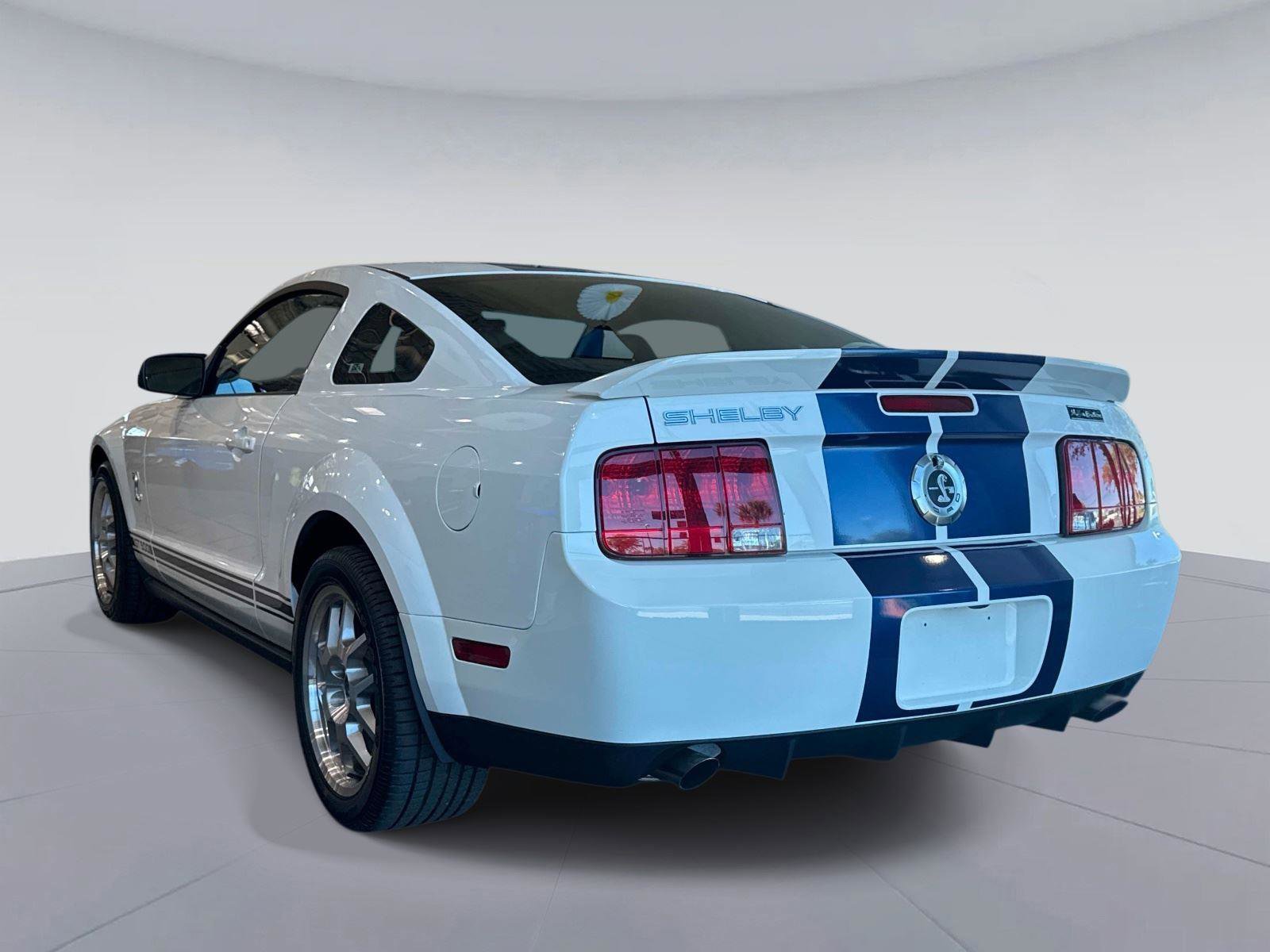 Used 2007 Ford Mustang Shelby GT500 RWD image 6