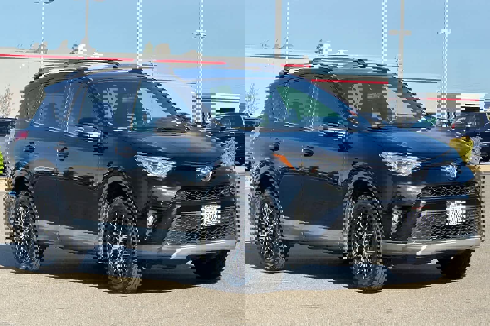 Used 2016 Toyota RAV4 SE image 5