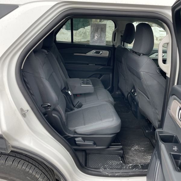 Used 2025 Ford Explorer Active image 12