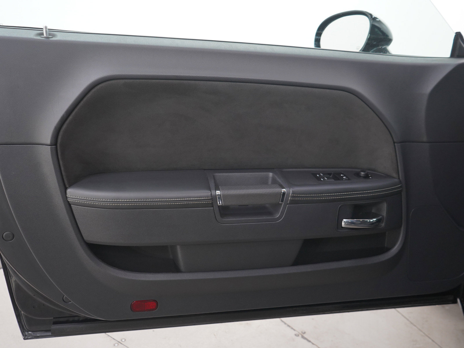Used 2008 Dodge Challenger SRT8 RWD image 19