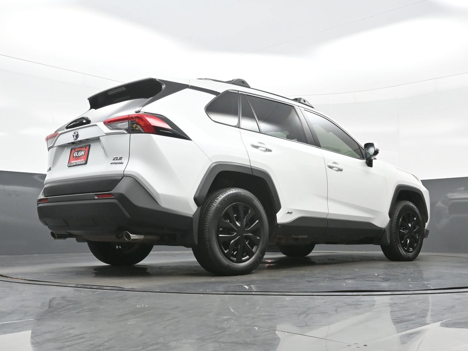 Used 2024 Toyota RAV4 XLE Premium AWD/4WD image 32