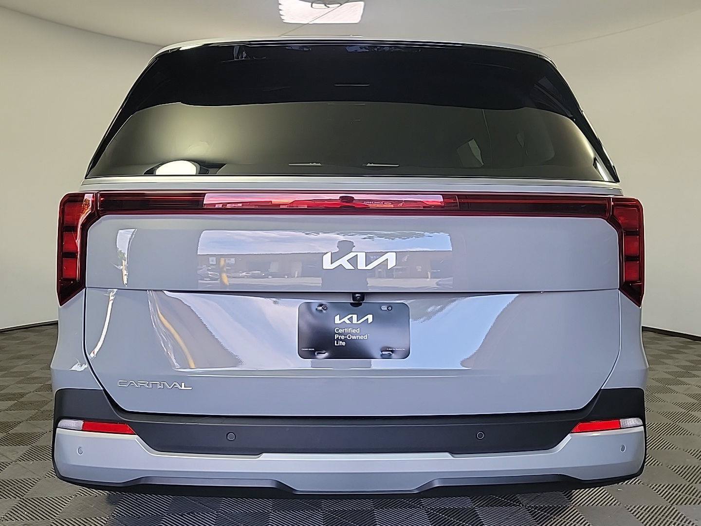 Used 2026 Kia Carnival EX FWD image 5