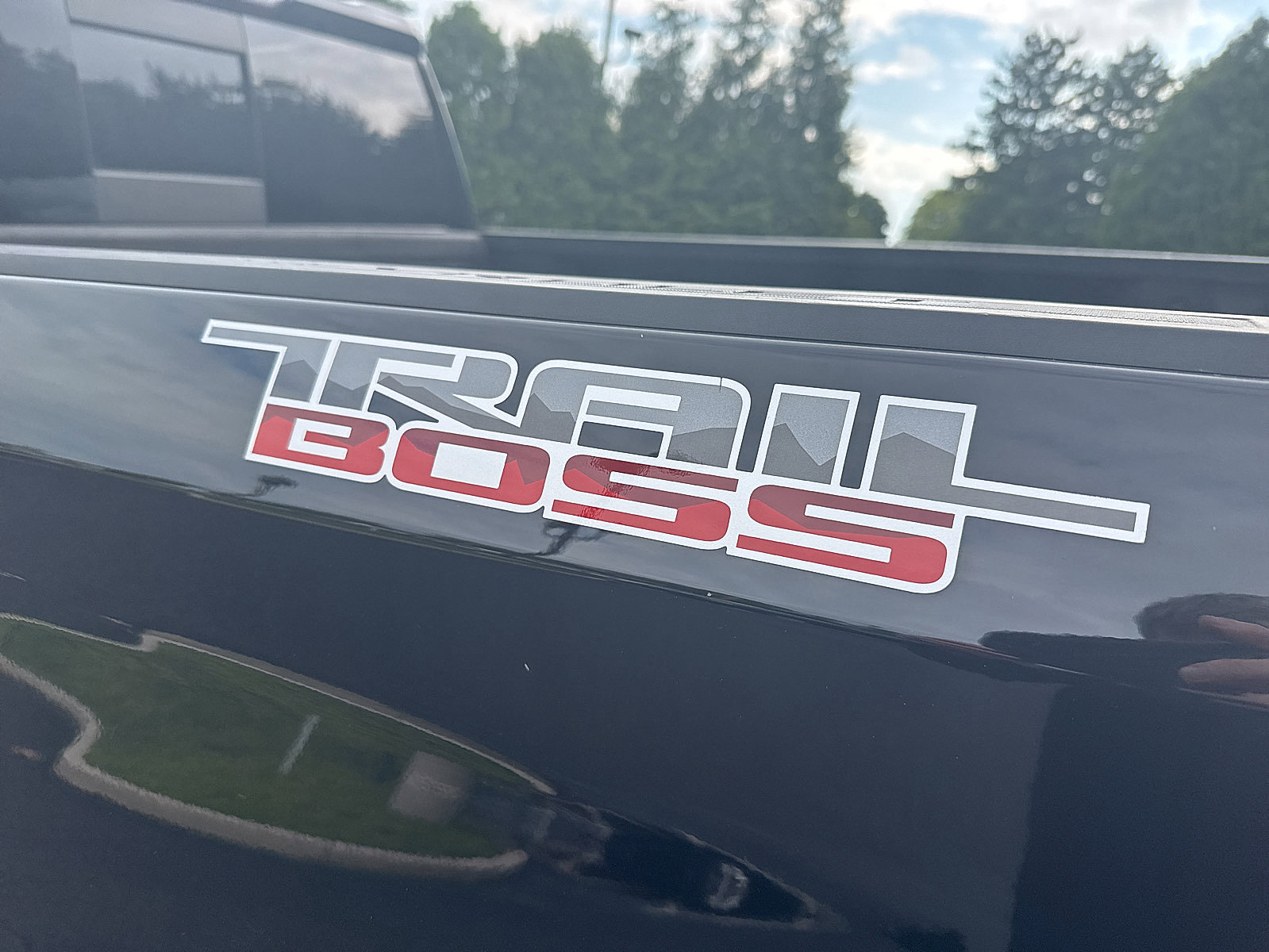 Used 2019 Chevrolet Silverado 1500 LT Trail Boss AWD/4WD image 18