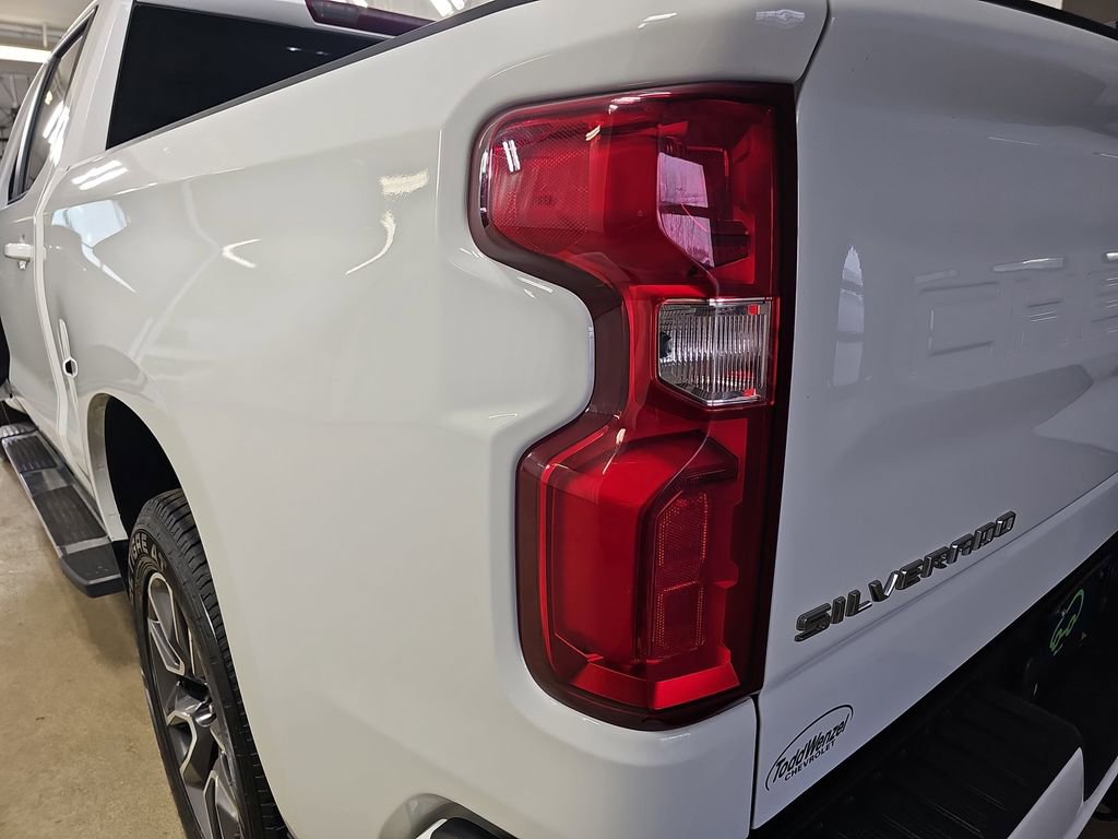 Certified 2021 Chevrolet Silverado 1500 RST image 38