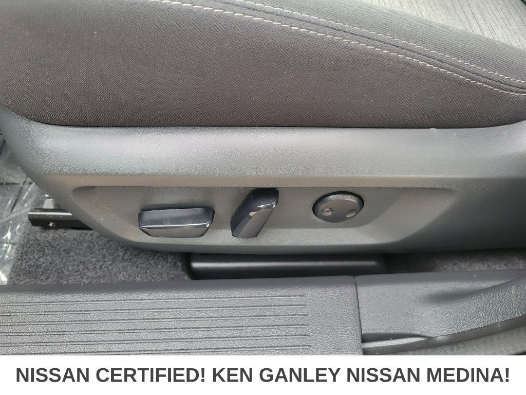 Certified 2023 Nissan Rogue SV AWD/4WD image 35