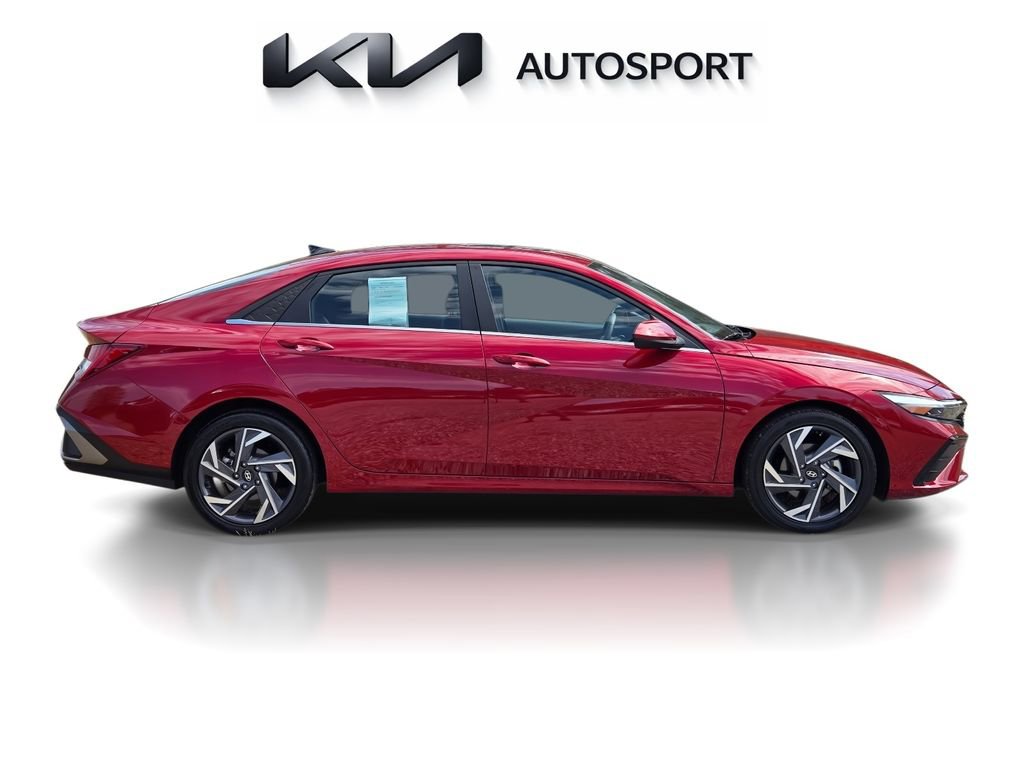 Used 2025 Hyundai Elantra SEL FWD image 7