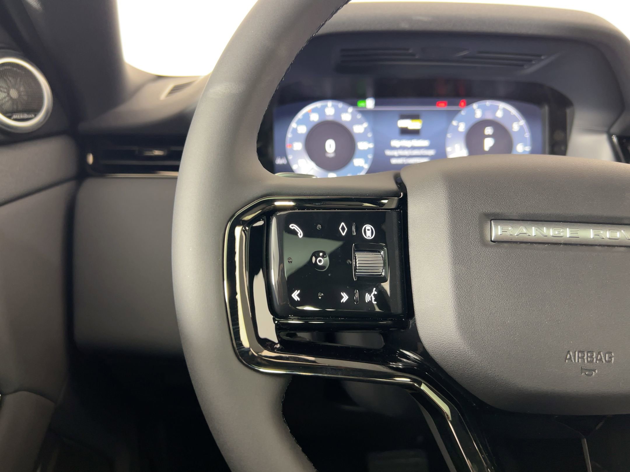 New 2026 Land Rover Range Rover Evoque S image 14