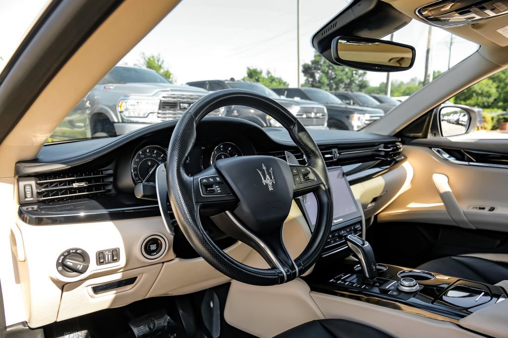 Used 2022 Maserati Quattroporte Modena RWD image 12