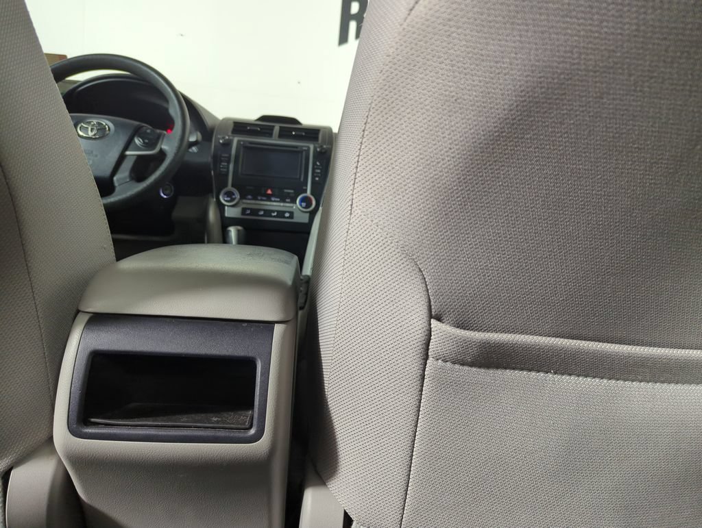 Used 2012 Toyota Camry LE FWD image 29