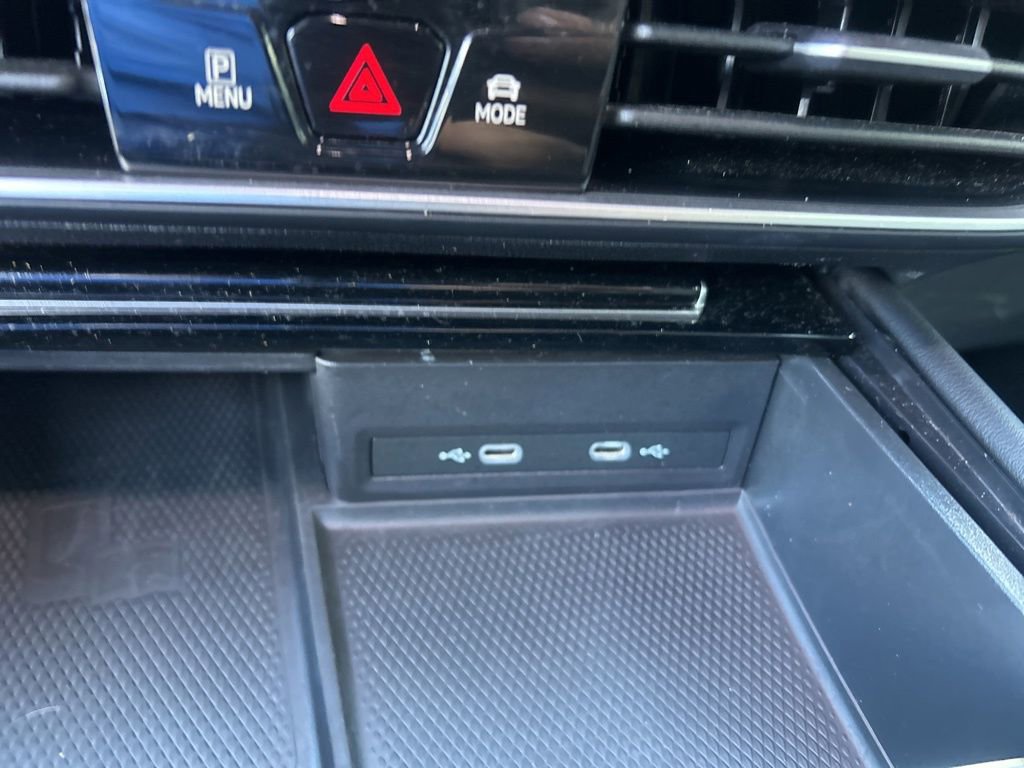 Used 2024 Volkswagen Atlas Cross Sport SE image 44