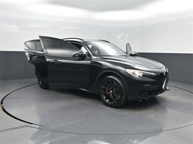 Used 2019 Alfa Romeo Stelvio Sprint w/ Nero Edizione image 43