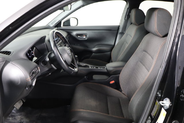 Used 2025 Honda HR-V Sport image 14
