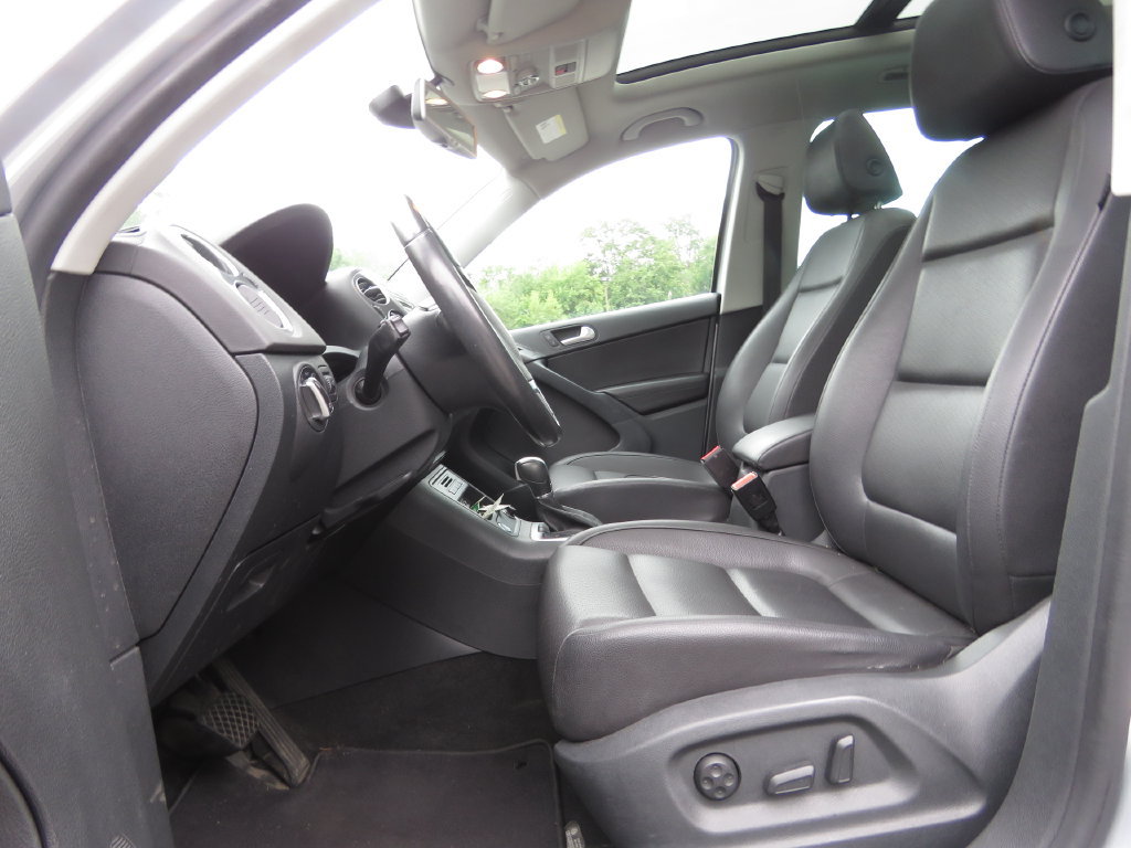 Used 2017 Volkswagen Tiguan Wolfsburg Edition AWD/4WD image 10