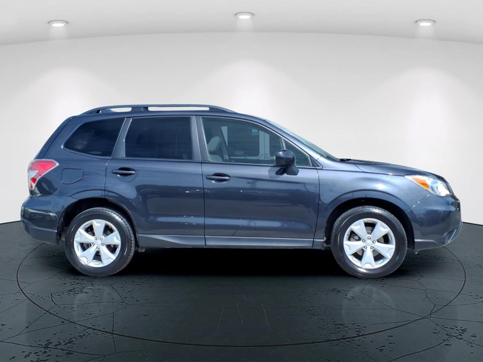 Used 2016 Subaru Forester 2.5i Premium w/ Popular Package #2 AWD/4WD image 2