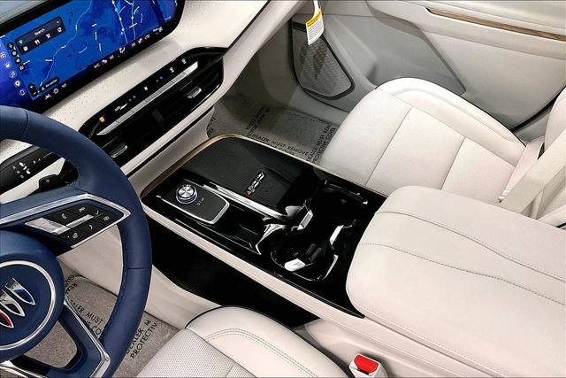 Used 2025 Buick Enclave Avenir AWD/4WD image 17