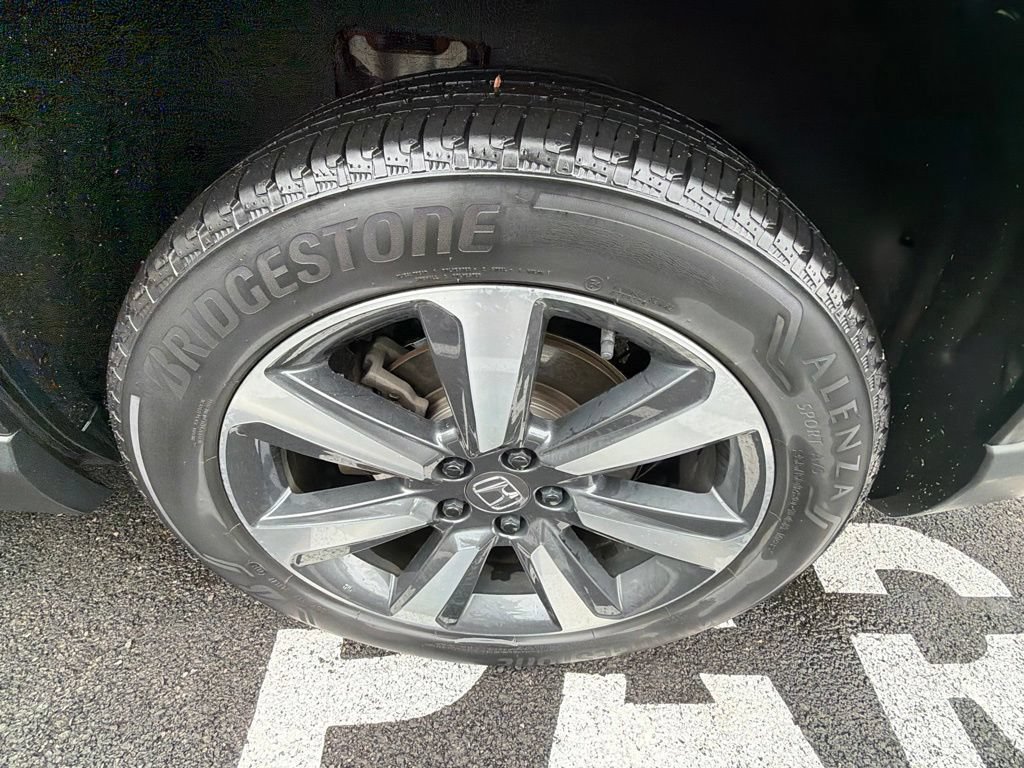Certified 2024 Honda Pilot Touring image 14