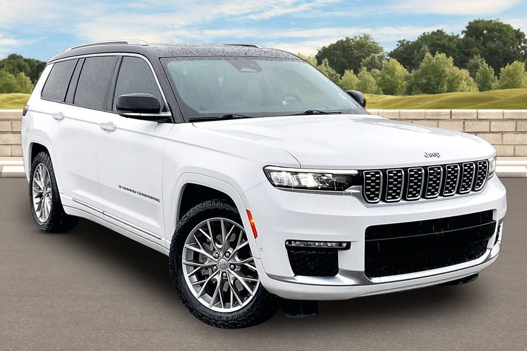 Used 2023 Jeep Grand Cherokee L Summit w/ Advanced Protech Group IV AWD/4WD image 2