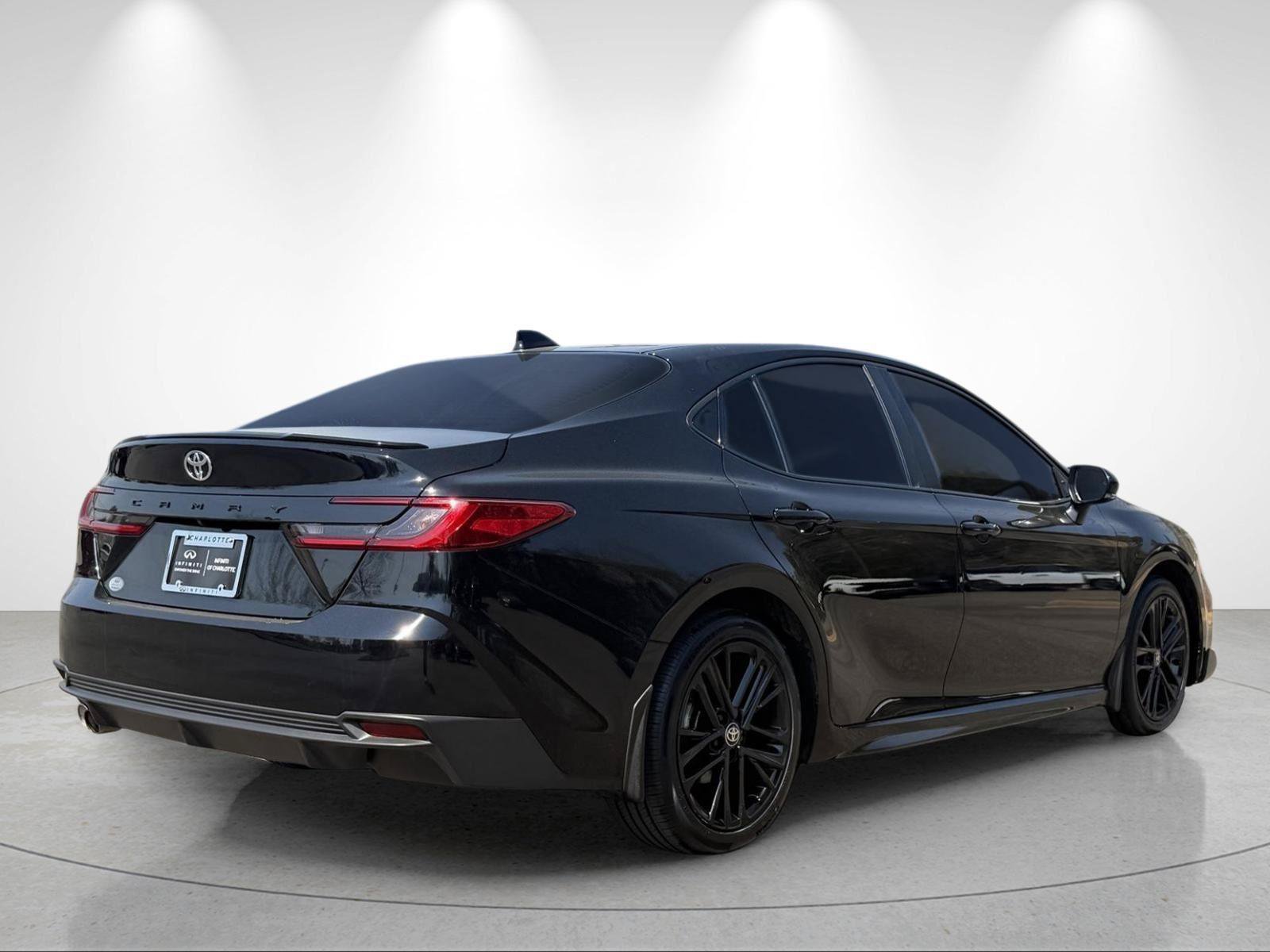 Used 2025 Toyota Camry SE AWD/4WD image 5