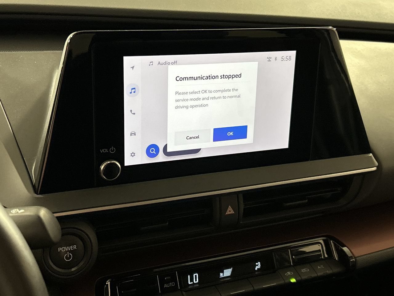 Used 2025 Toyota Prius Plug-In Hybrid FWD image 17