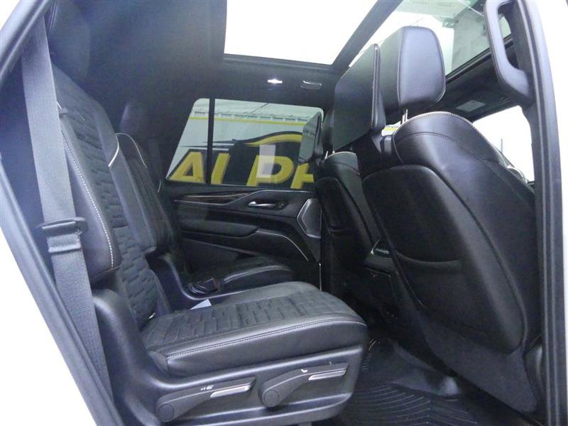 Used 2021 Cadillac Escalade Premium Luxury Platinum AWD/4WD image 26