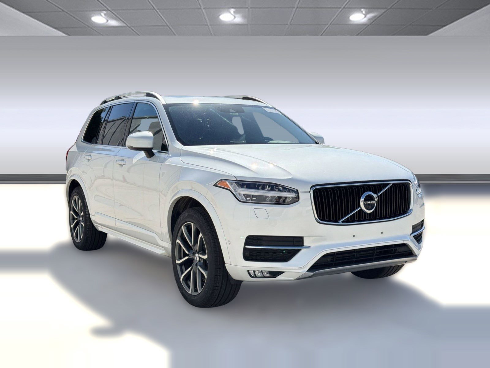 Used 2017 Volvo XC90 T6 Momentum w/ Vision Package image 7