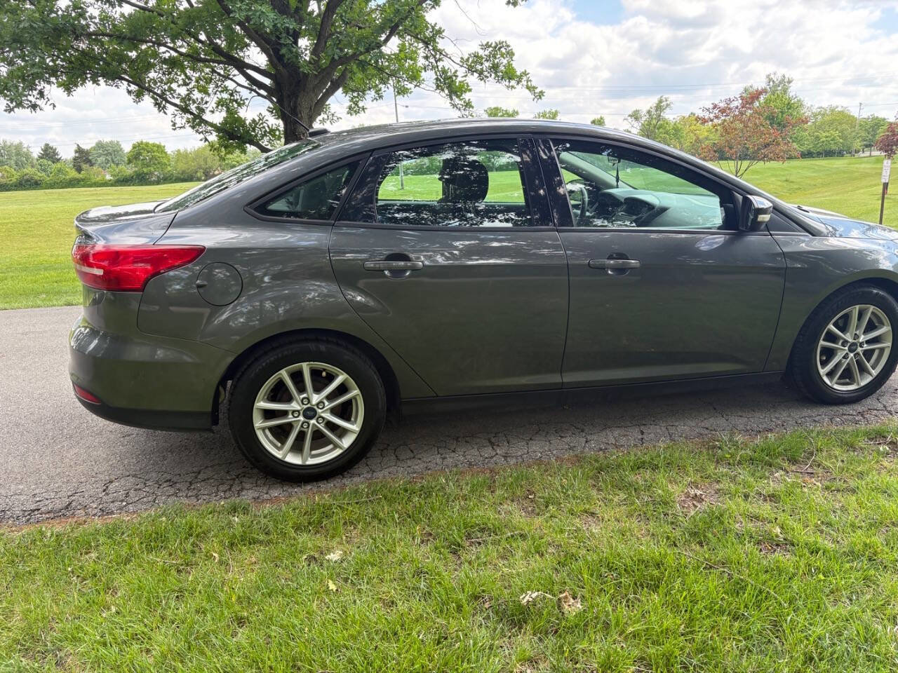 Used 2017 Ford Focus SE FWD image 9