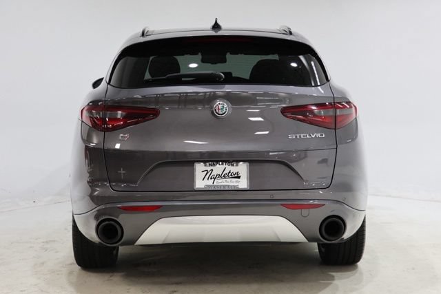 Used 2023 Alfa Romeo Stelvio Ti AWD/4WD image 6