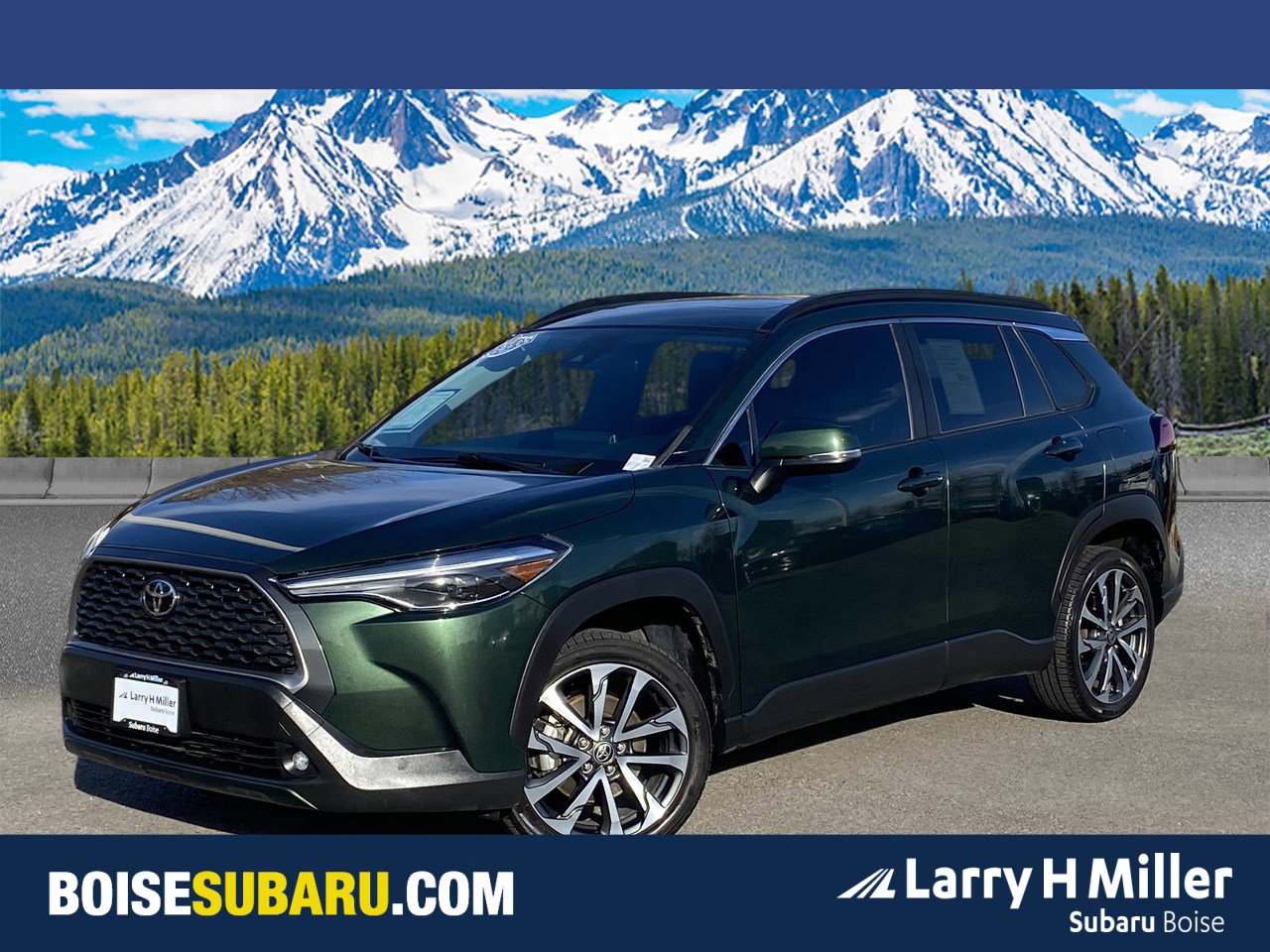 Used 2022 Toyota Corolla Cross XLE image 1