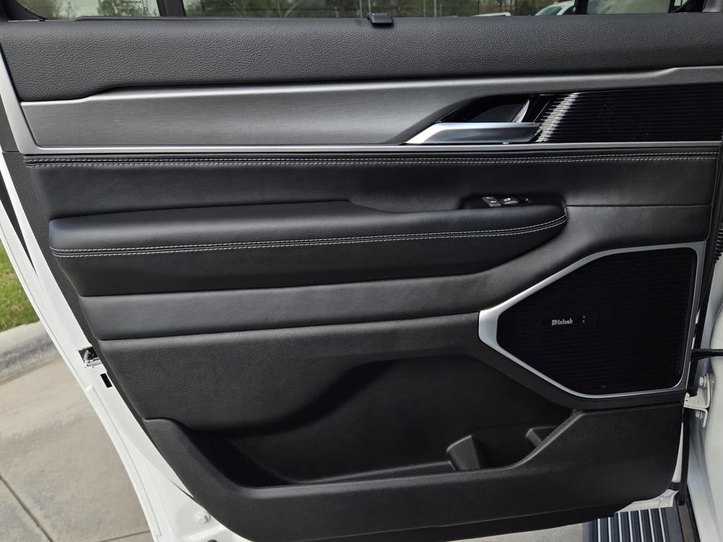 New 2026 Jeep Grand Wagoneer L Limited image 14