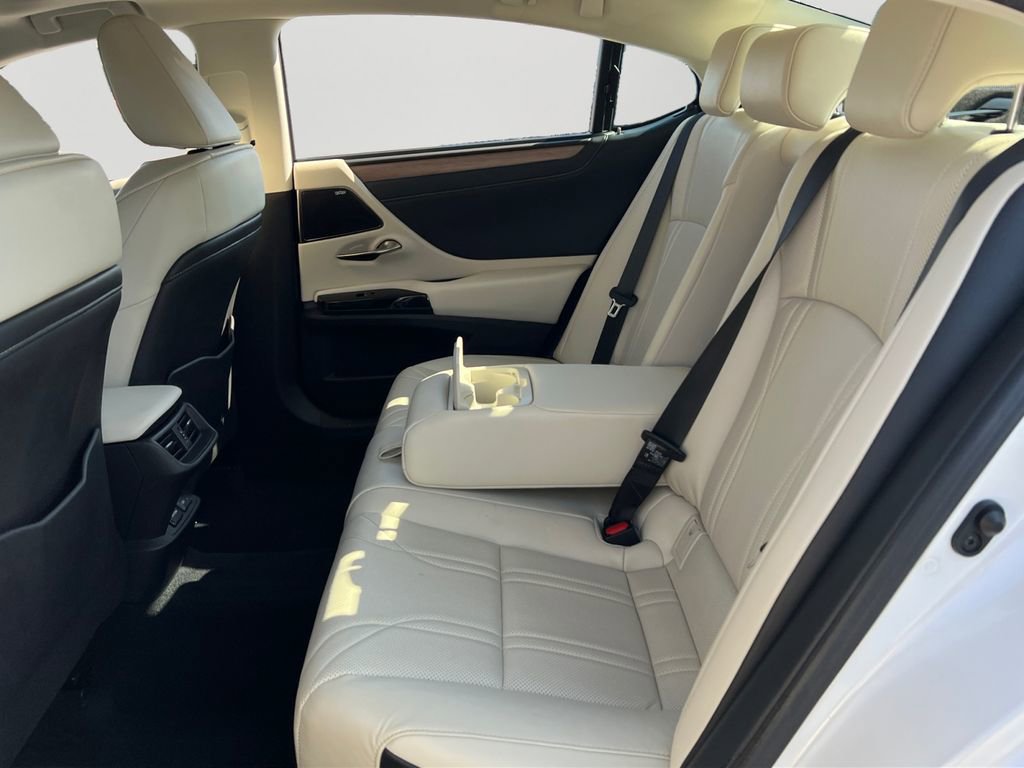 Used 2024 Lexus ES 350 Ultra Luxury w/ Accessory Package (Z2) image 11
