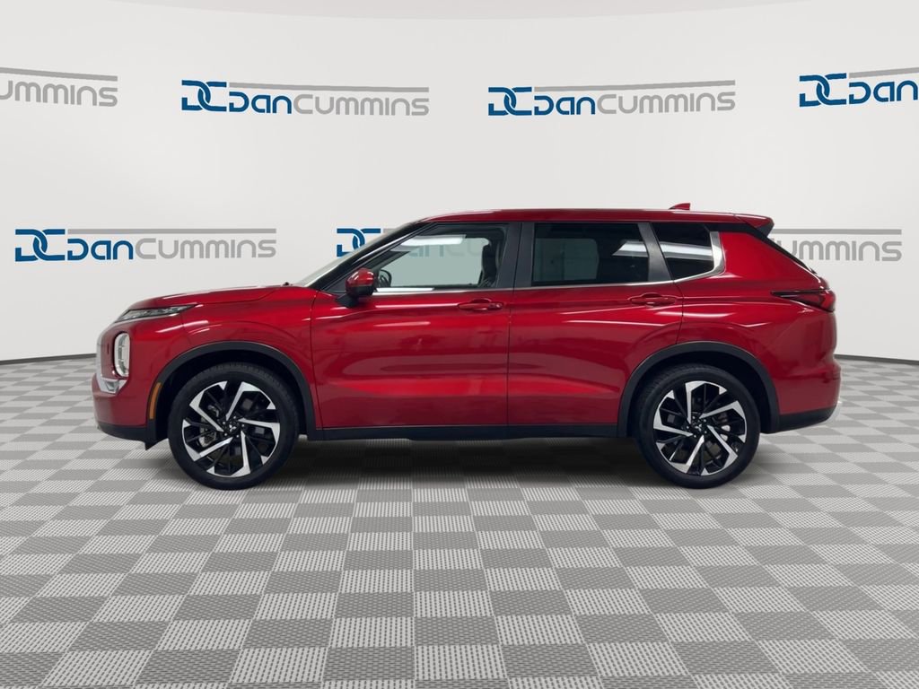 Used 2023 Mitsubishi Outlander SE AWD/4WD image 5