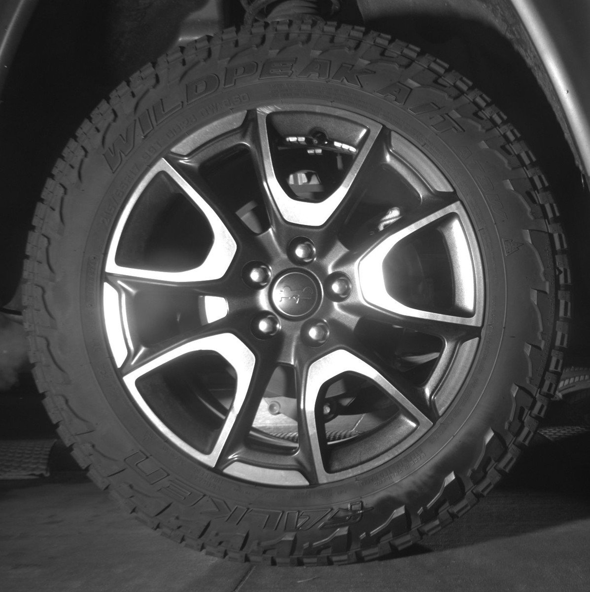 Used 2025 Jeep Compass Trailhawk AWD/4WD image 15