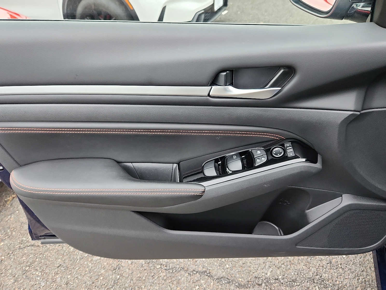 Used 2023 Nissan Altima 2.5 SR FWD image 12